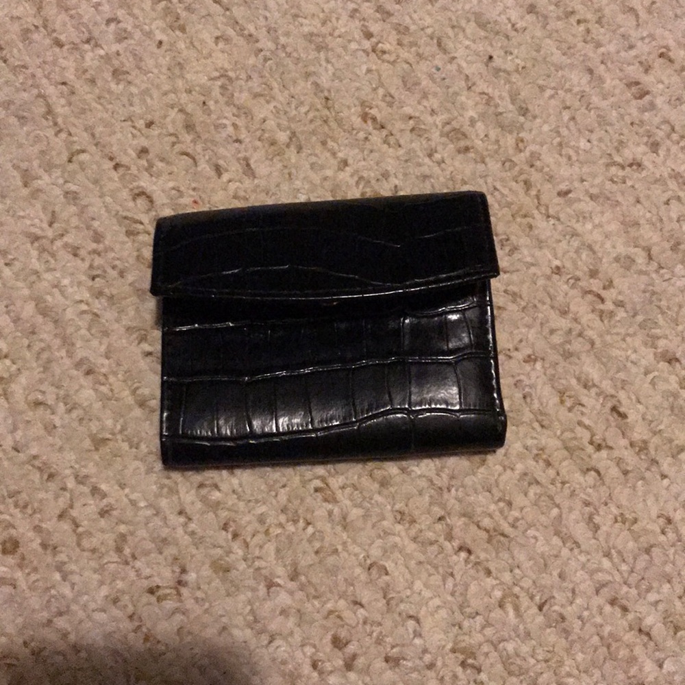 Black faux leather Nine West black wallet